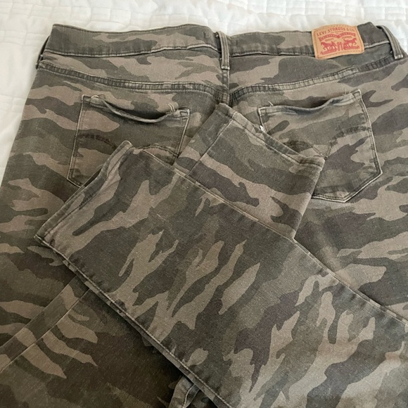 Women’s plus size Levi’s - Picture 4 of 5